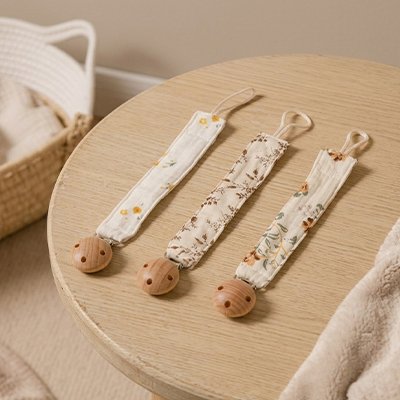 Attache tetine en bois