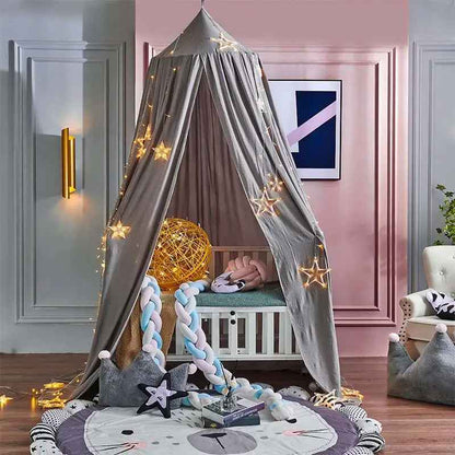 ciel de lit vert dans la chambre