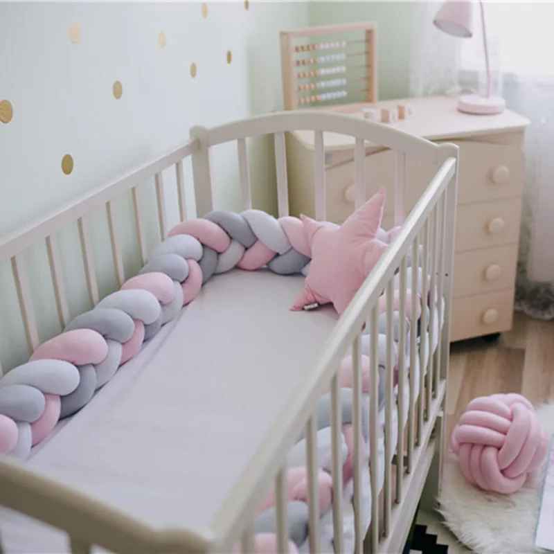 tresse de lit rose et gris